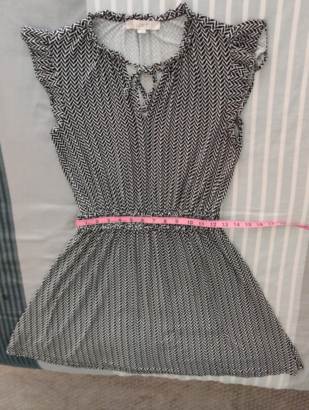 LOFT Black & White Zigzag Ruffled Cap-Sleeve Dress